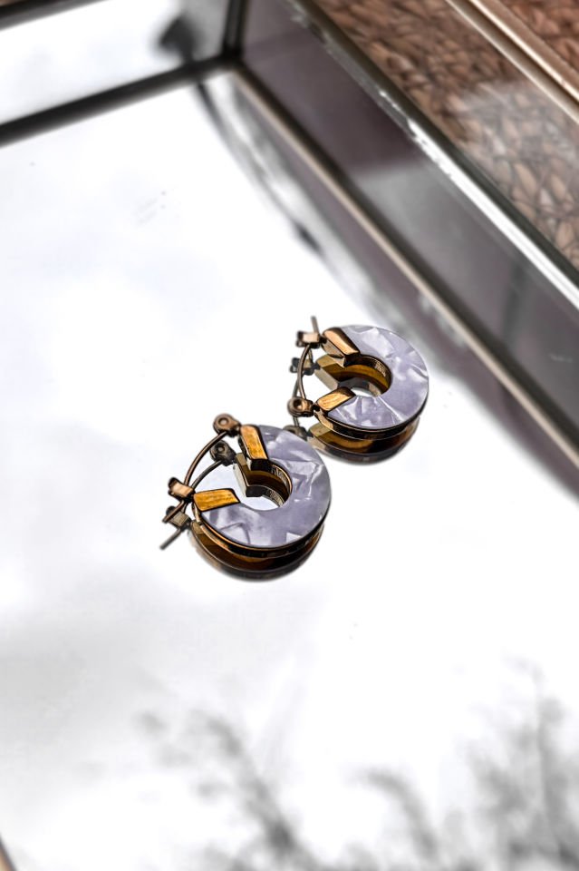 Sedef Desenli Oval Gold Kanca Küpe