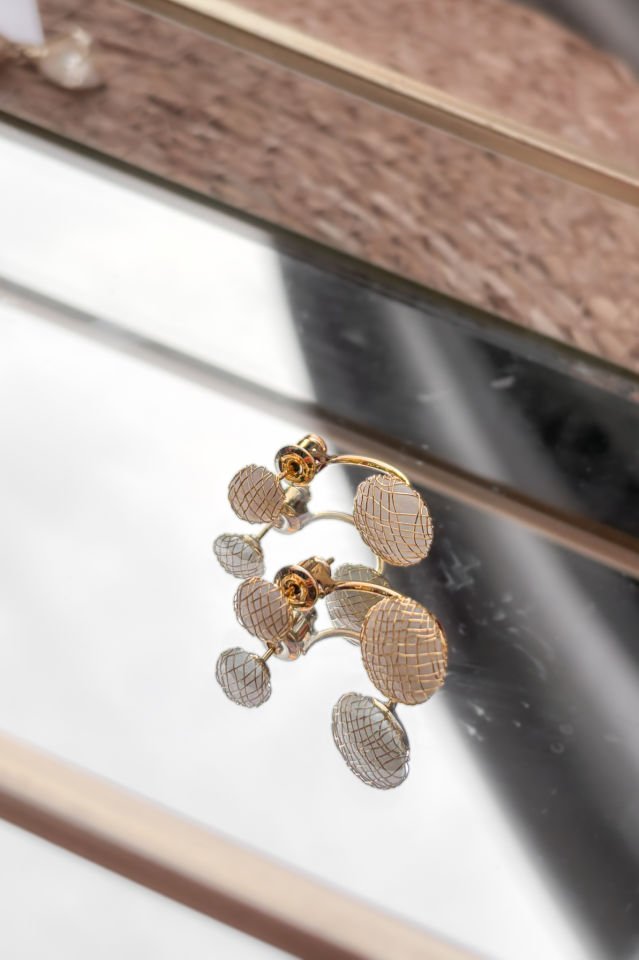 Taşlı Gold Rengi Küpe