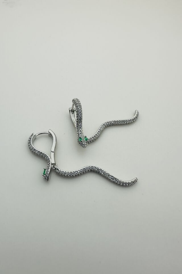 LvLv Yeşil Gözlü Yılan Görünümlü Gümüş Rengi Zirkon Taşlı Sallantılı Halka Küpe