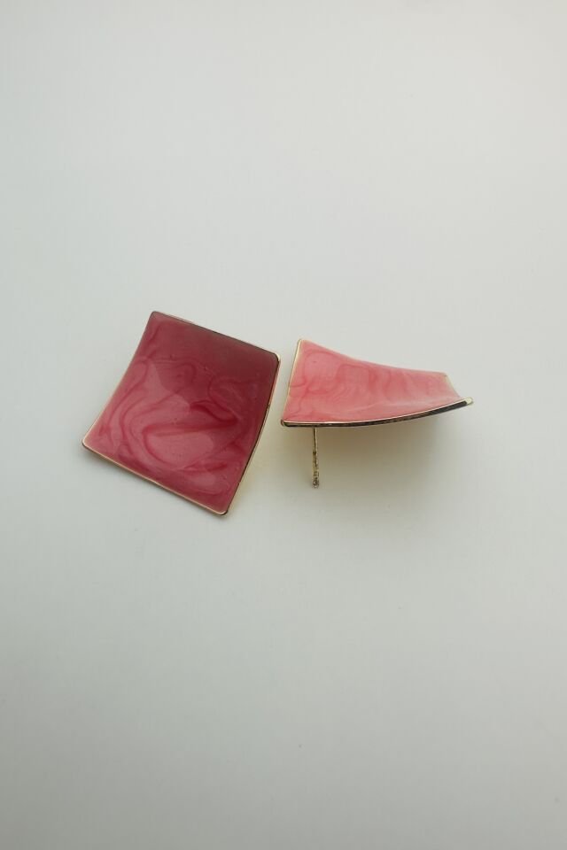 LvLv Gold Detaylı Pembe Mineli Kare Plaka Küpe