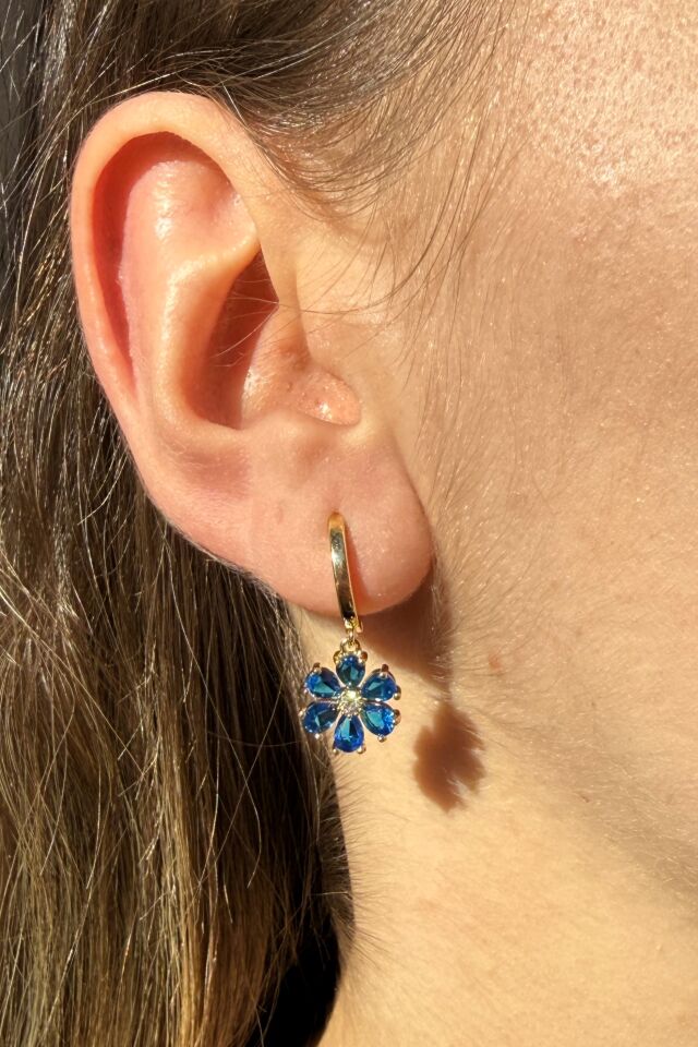 LvLv Gold Rengi Lacivert Taşlı Çiçek Model Sallantılı Halka Küpe