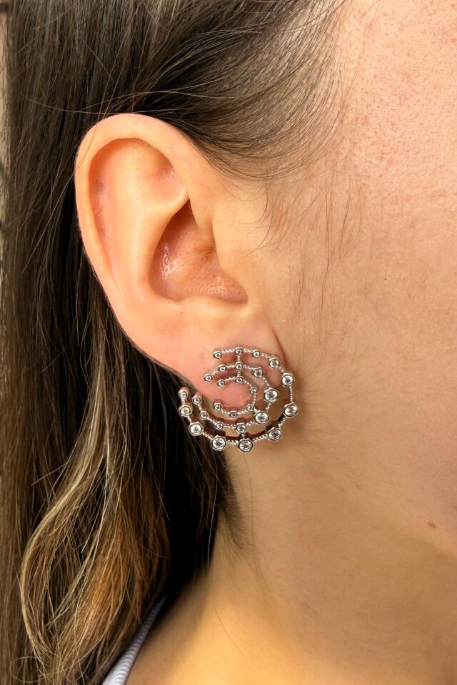 LvLv XP Gümüş Rengi Parlak Taş Detaylı Tasarım C Küpe