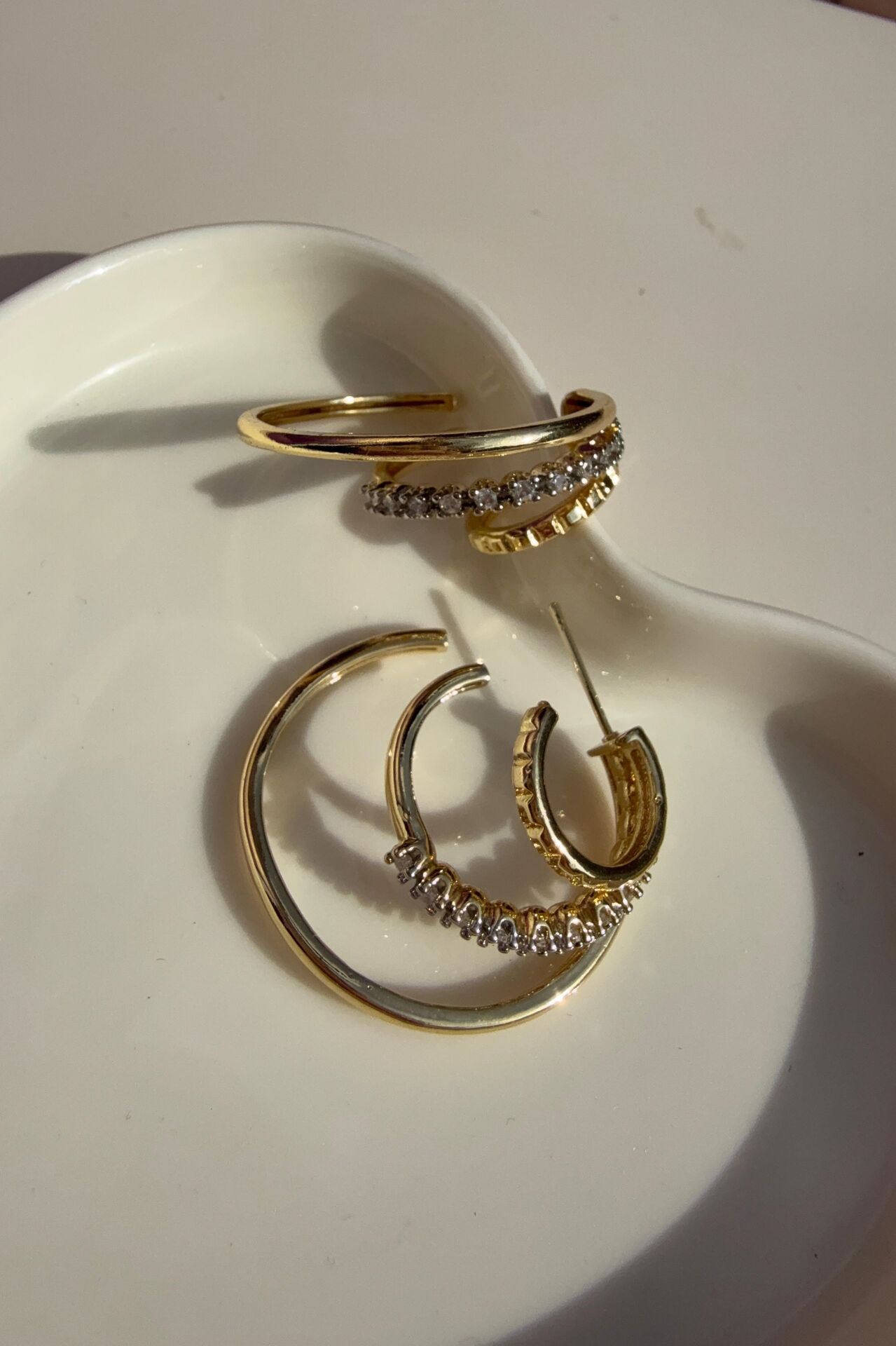 LvLv İki Renkli Zirkon Taş Detay Çoklu Görünüm Kıvrım Detay Küpe