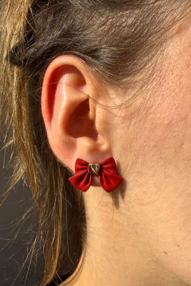 LvLv Gold Detaylı Kırmızı Renkli Fiyonk İğne Küpe