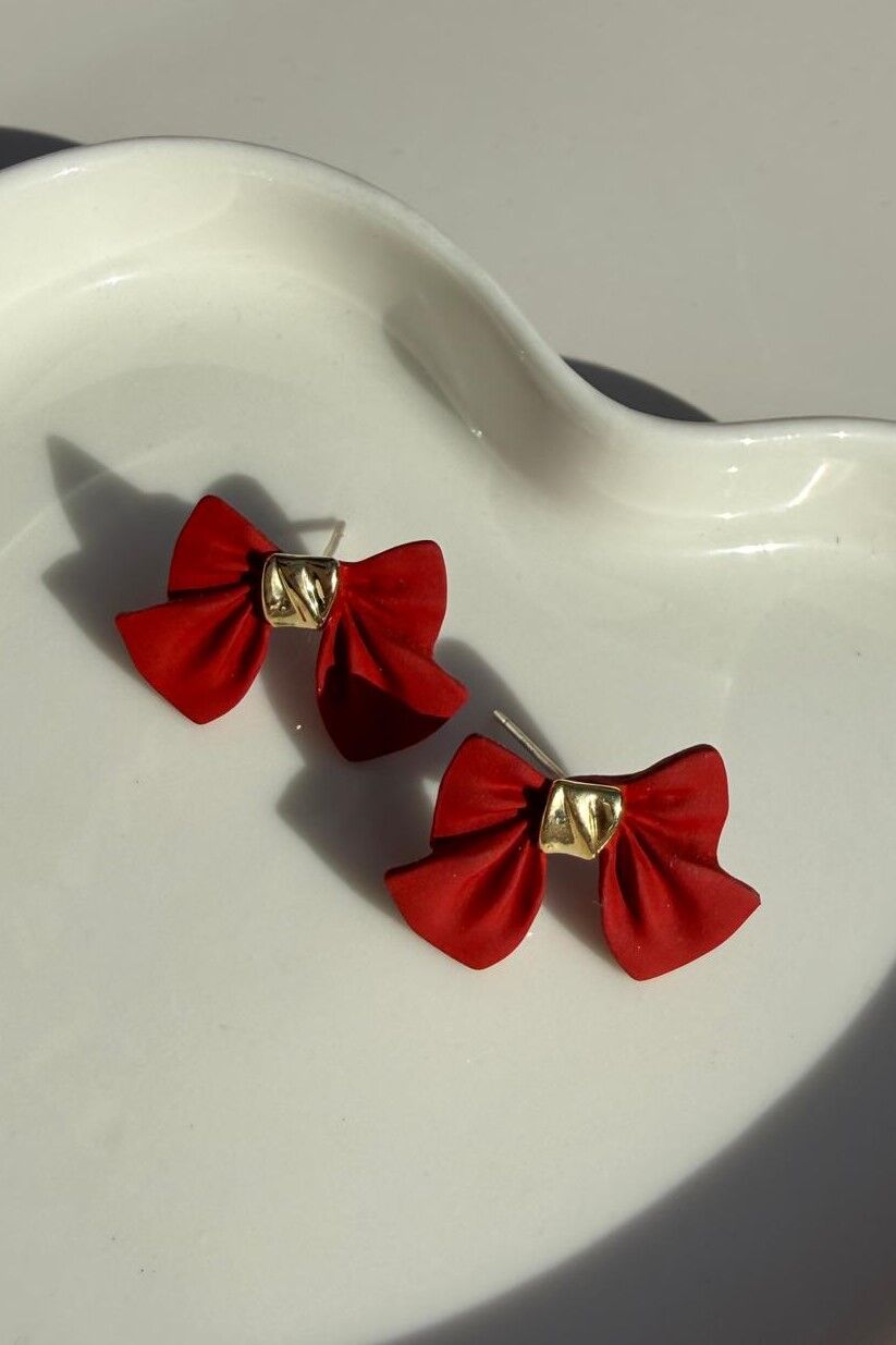 LvLv Gold Detaylı Kırmızı Renkli Fiyonk İğne Küpe