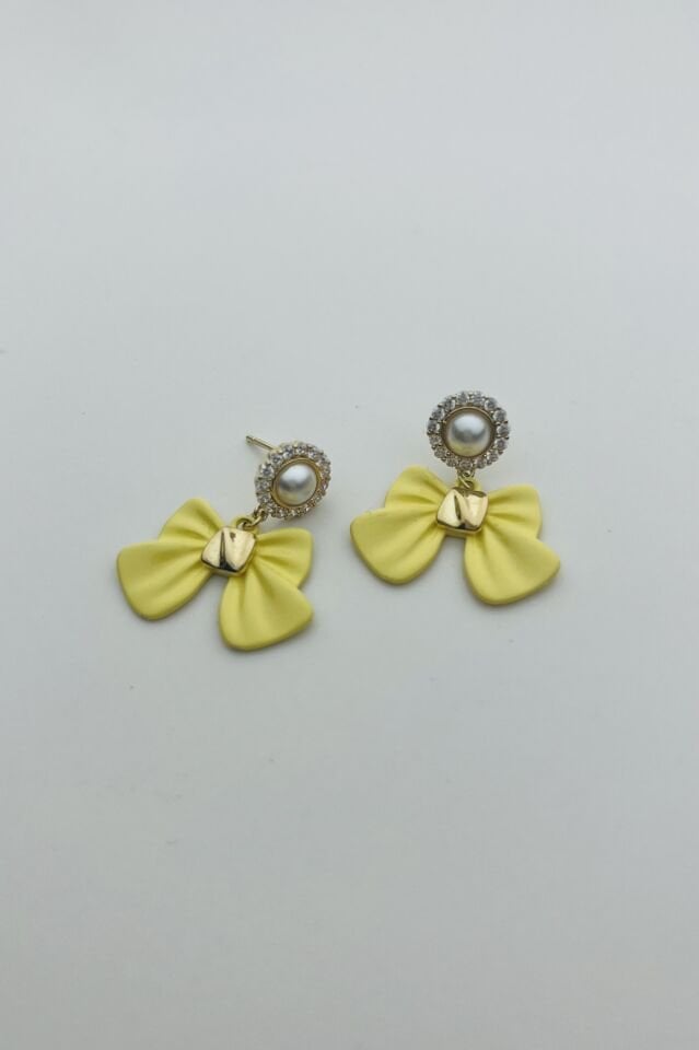 LvLv Gold Rengi Sarı Fiyonk Desenli İnci Detaylı Zirkon Taşlı Sallantılı İğne Küpe