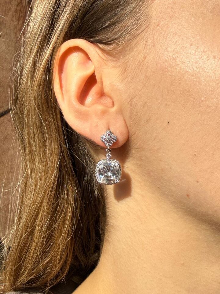 LvLv XP Gümüş Rengi Parlak Zirkon Taşlı Tasarım İğne Küpe