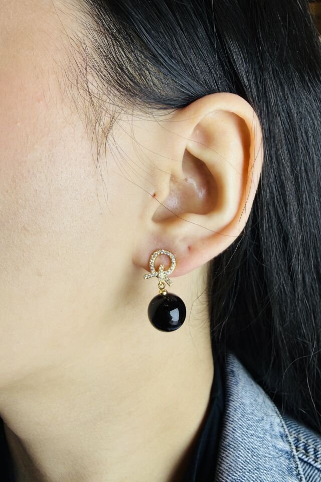 LvLv Gold Rengi Zirkon Taşlı Siyah Boncuklu Sallantılı Özel Tasarım İğne Küpe