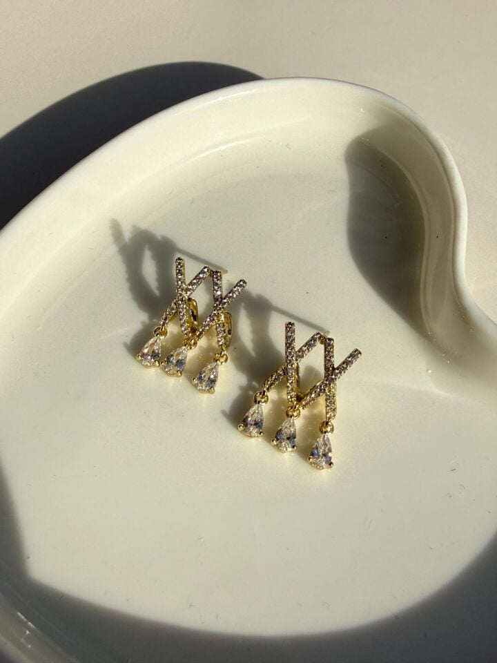 LvLv XP Gold Rengi Damla Taş Sallantılı Çoklu Gürünümlü İğne Küpe