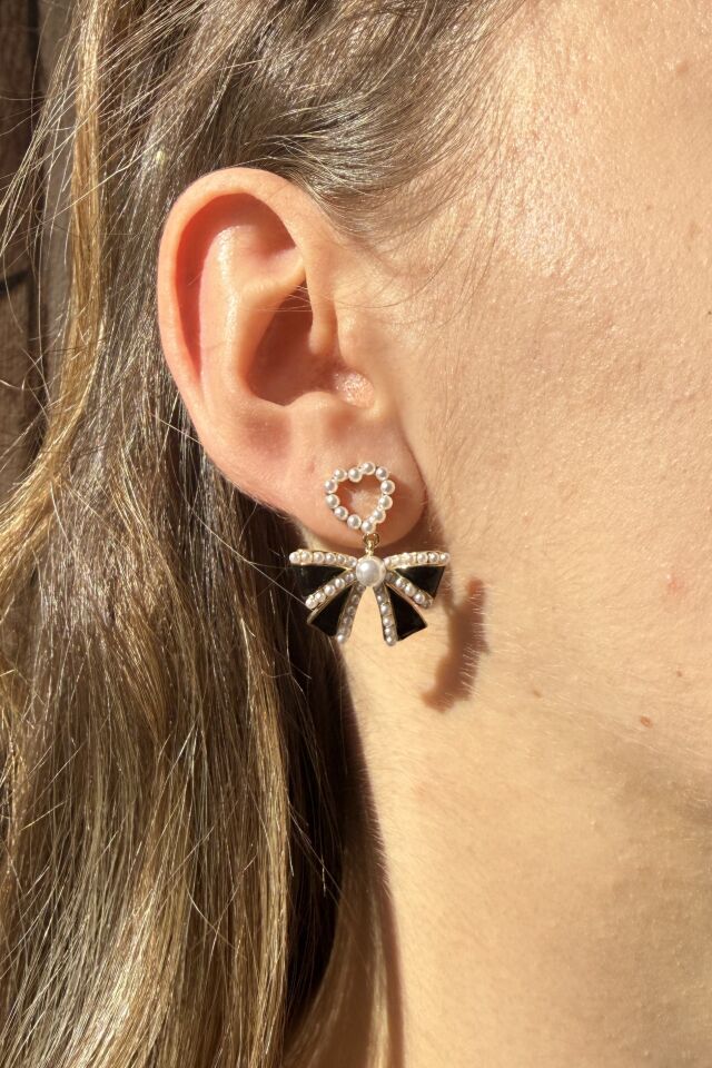 LvLv Gold Rengi İncili Kalp Detaylı Siyah Mineli Fiyonk Model Sallantılı İğne Küpe