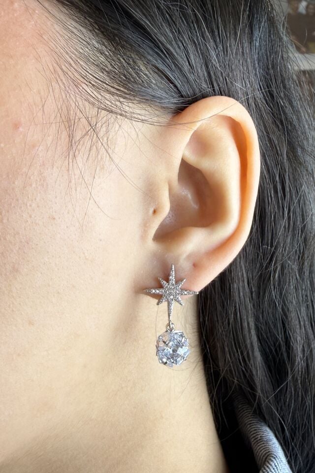 LvLv Gümüş Rengi Parlak Taş Sallantılı Kuzey Yıldızı Model Tasarım İğne Küpe