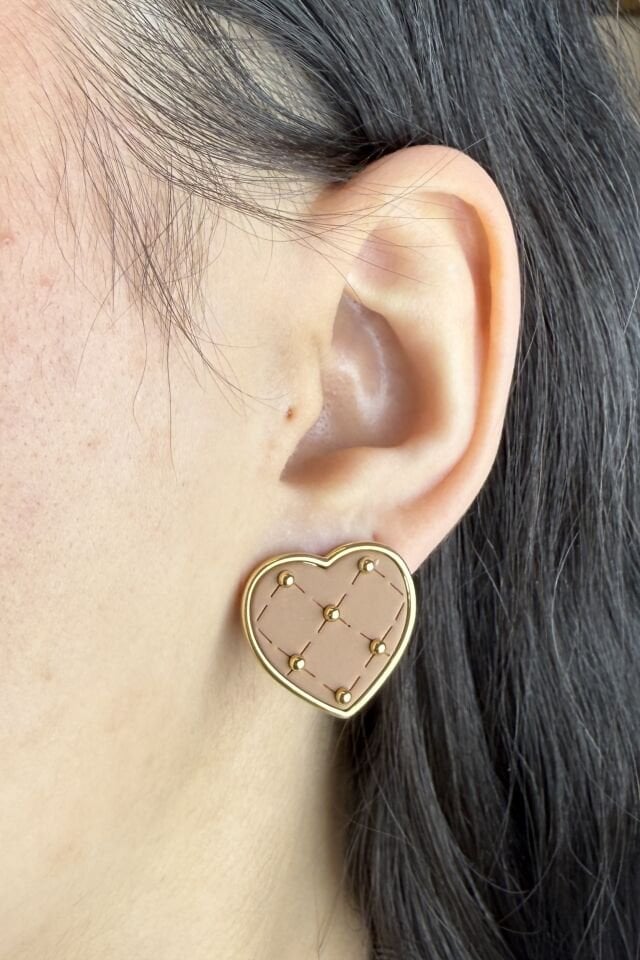 LvLv Gold Rengi Kahverengi Kalp Desenli İğne Küpe