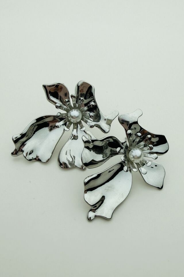 LvLv Gümüş Rengi İncili Çiçek Desenli Çelik Plaka Küpe