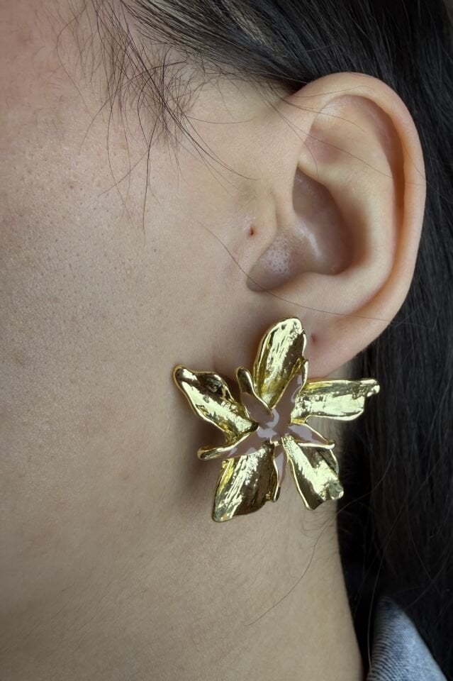 LvLv Gold Rengi Kahverengi Detaylı Çiçek Desenli İğne Küpe